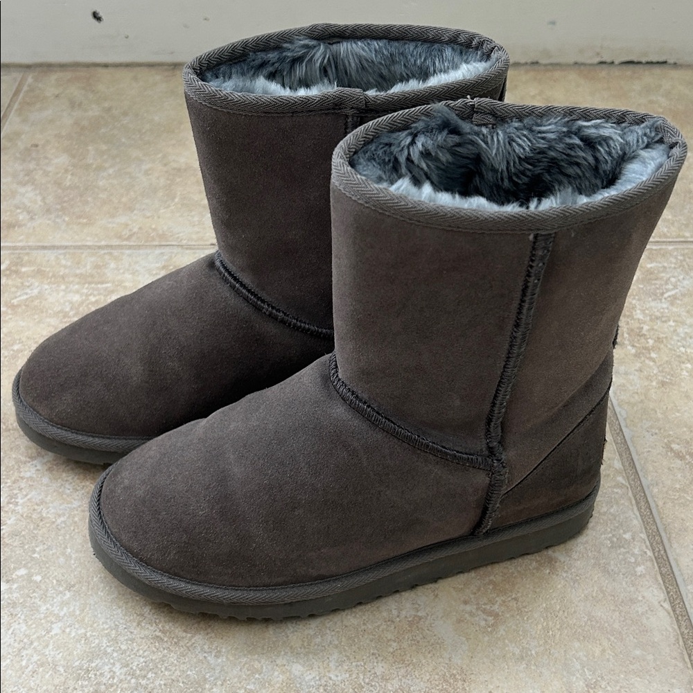 UGG Classic Short Boots Sheepskin 2010 Size 7 Twinface Water Repellent Cozy